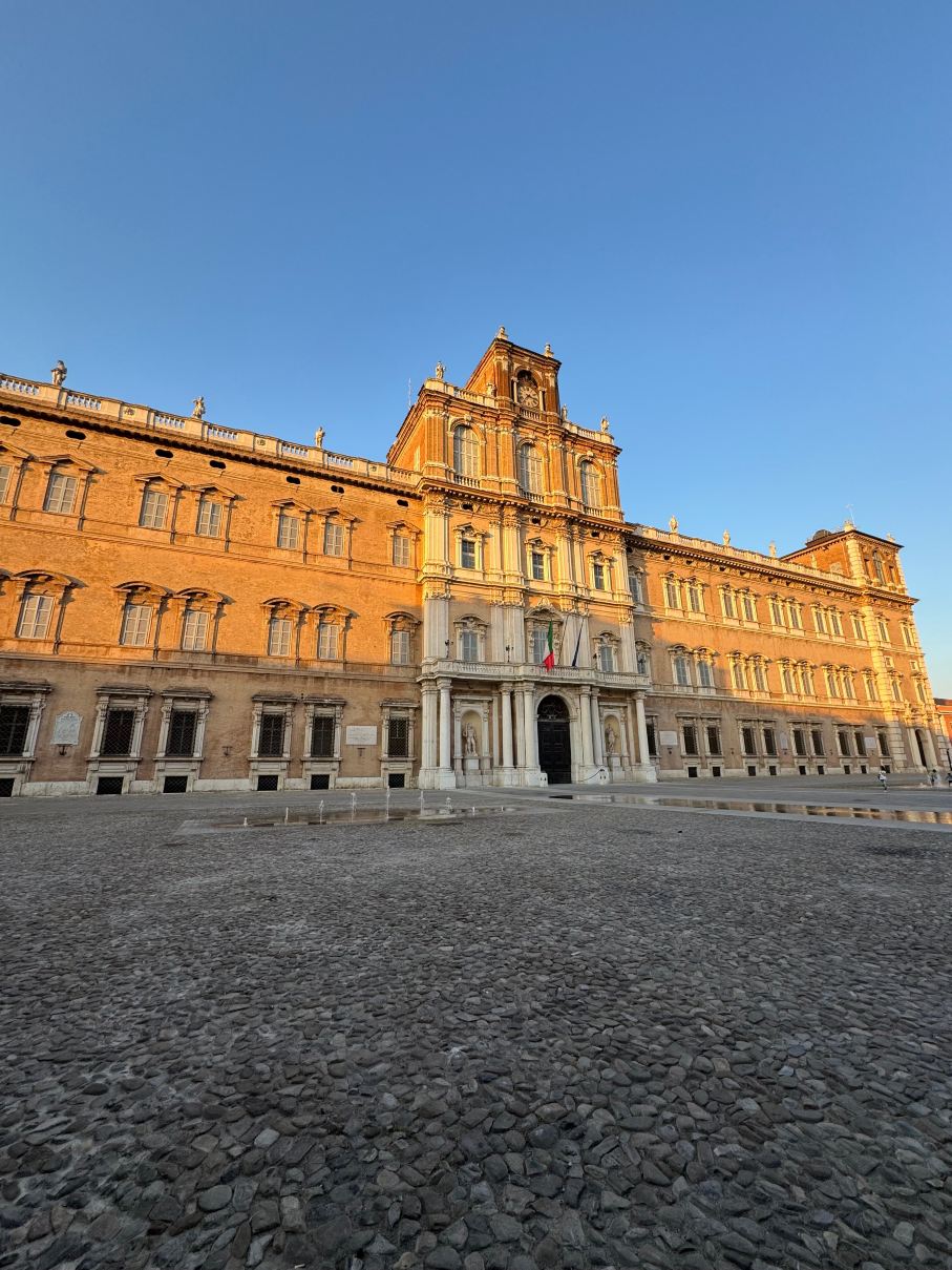 Hotel Real Fini Via Emilia-旅行者