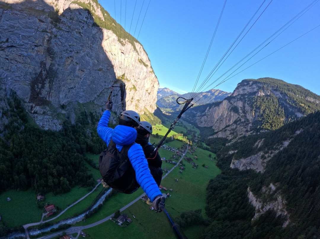 Airtime Paragliding-劳特布龙嫩必去景点
