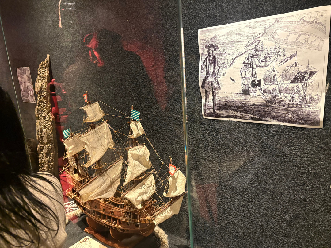 Aventura Pirata-康泊琉海水浴场必去景点