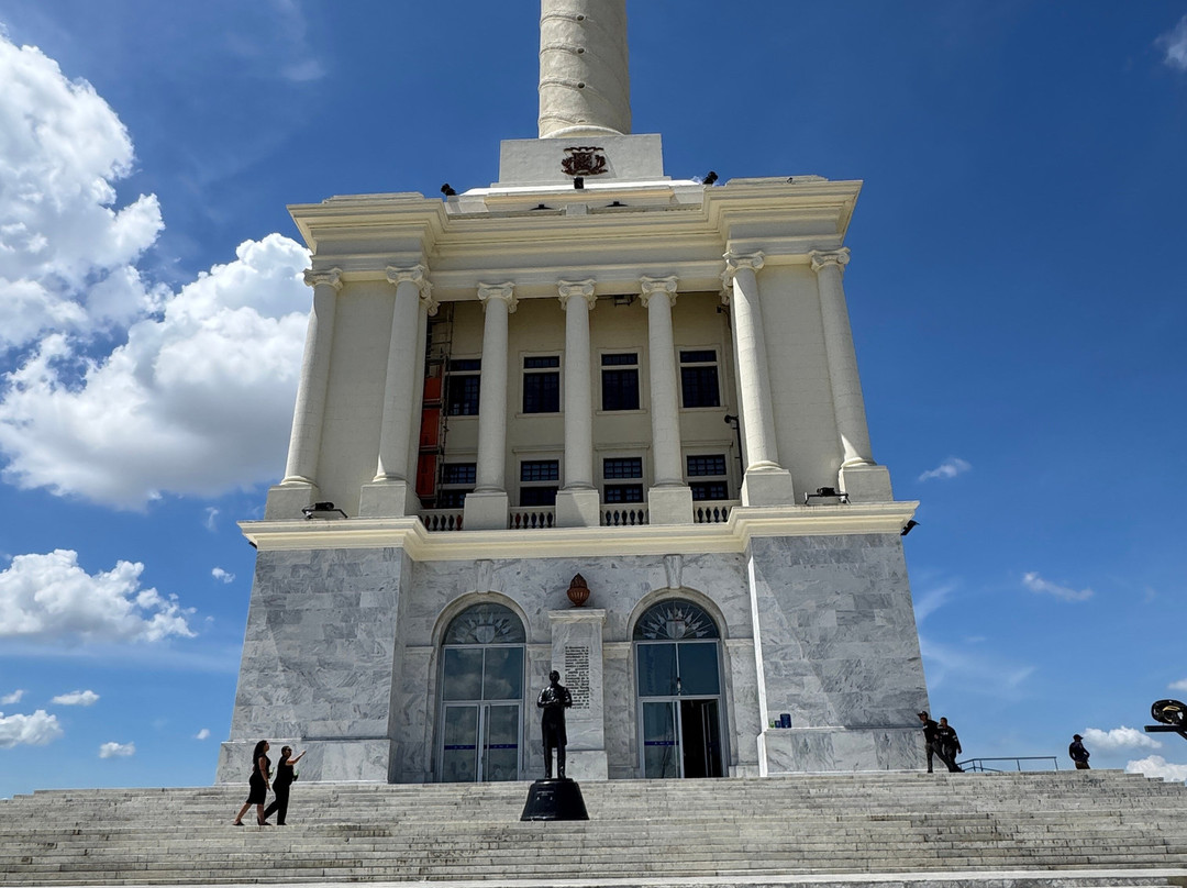 Monumento a los Heroes de la Restauracion-圣地亚哥必去景点