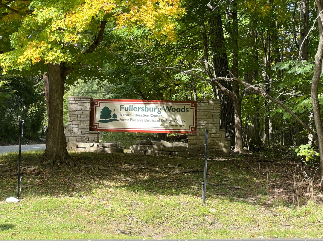 Fullersburg Woods Nature Education Center