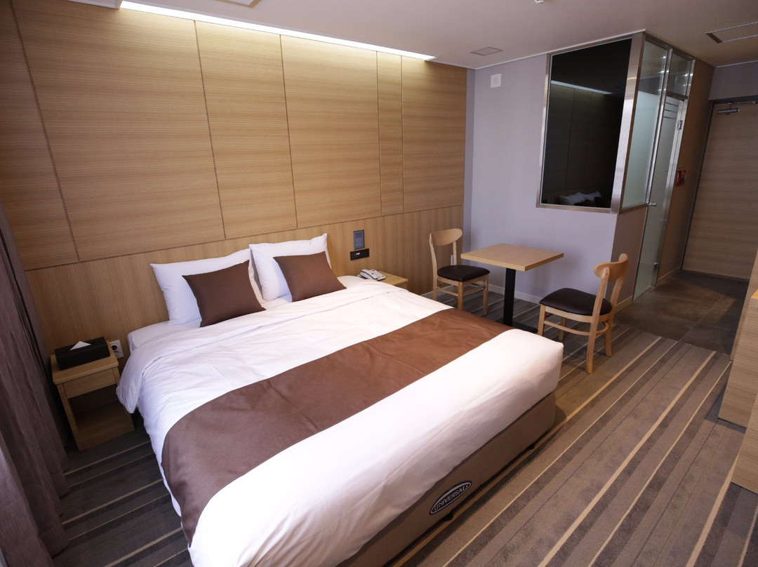华城市酒店住宿-Honors Hotel