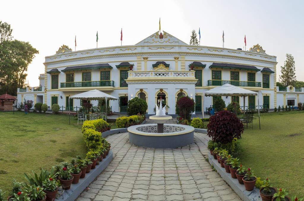Yellow Durbar Apartment and Lounge