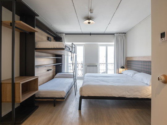 Latroupe Grand Place主图