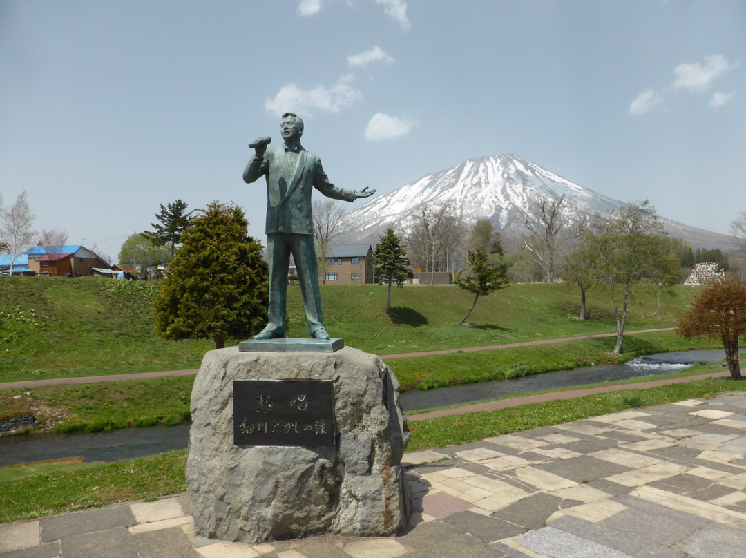 Hosokawa Takashi Memorial Statue景点图片