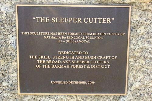 The Sleeper Cutter Sculpture景点图片
