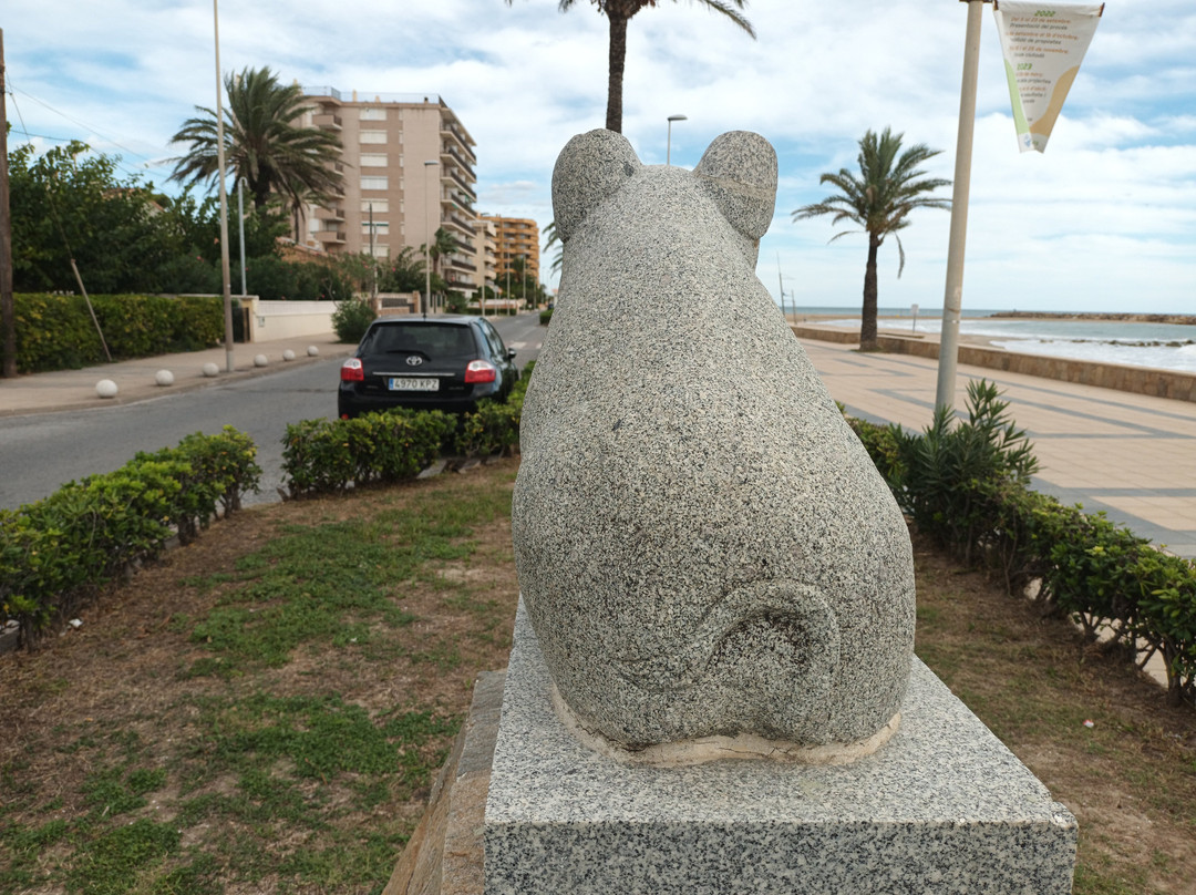 Estatua Del Cerdito Willy