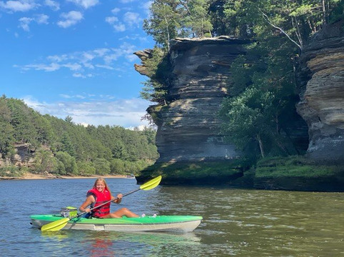 Dells Kayak and Canoe Rentals-威斯康星峡谷必去景点