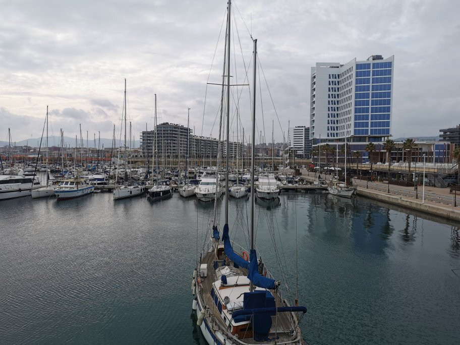 Puerto De Badalona景点图片