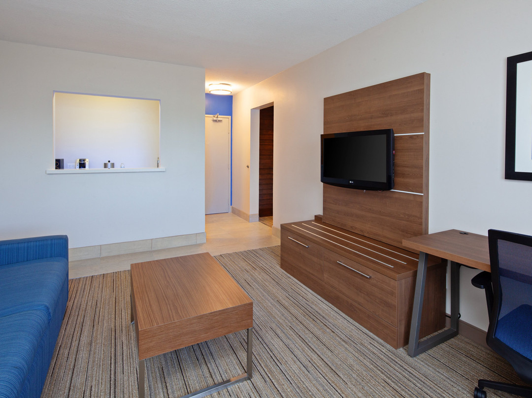 Holiday Inn Express & Suites San Diego-Escondido by IHG主图