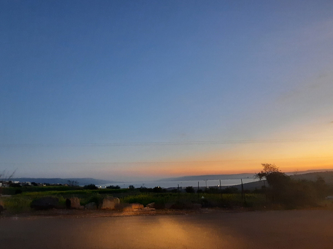 Hen Chalet & Suites主图