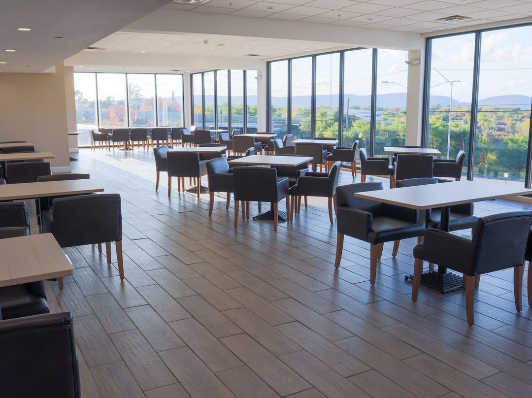 Holiday Inn 斯克兰东（邓莫尔）主图