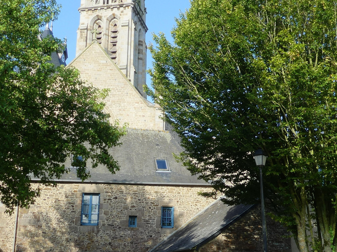Eglise de Bazouges la Perouse景点图片