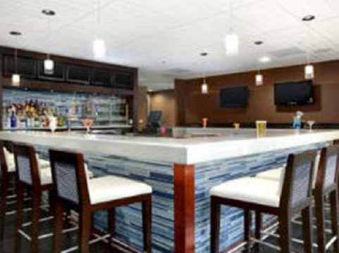 Ontario Airport Hotel & Conference Center主图