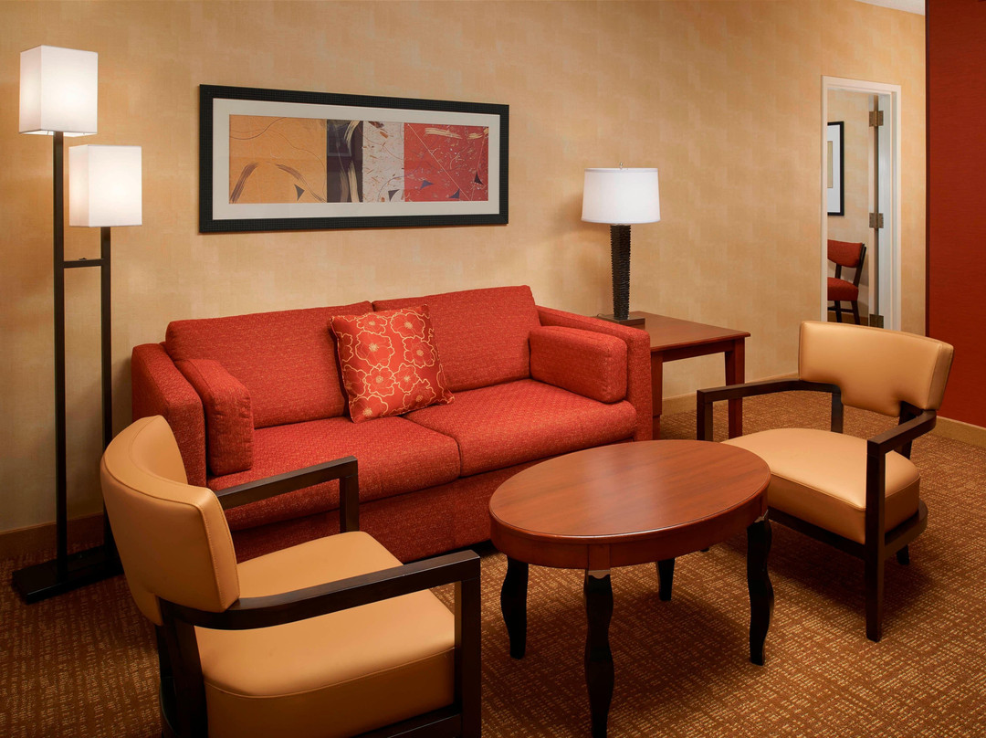 Courtyard by Marriott Chicago Lincolnshire主图