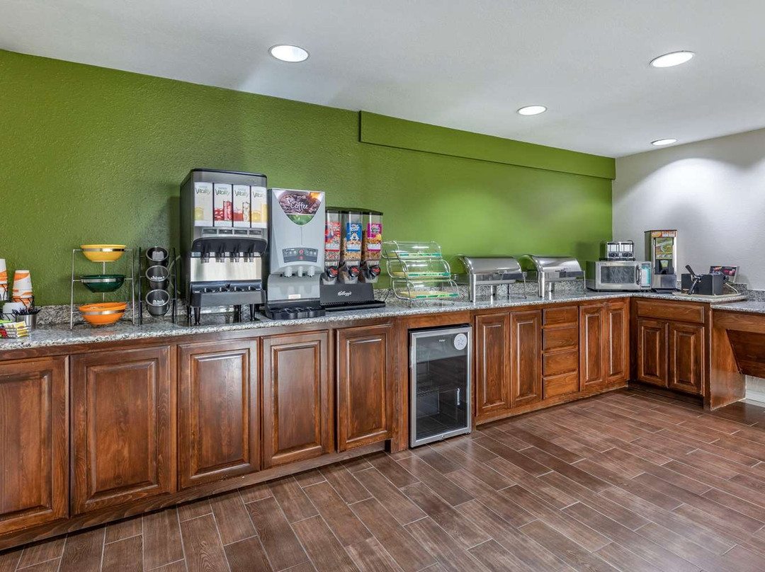 Quality Inn & Suites Longview I-20主图