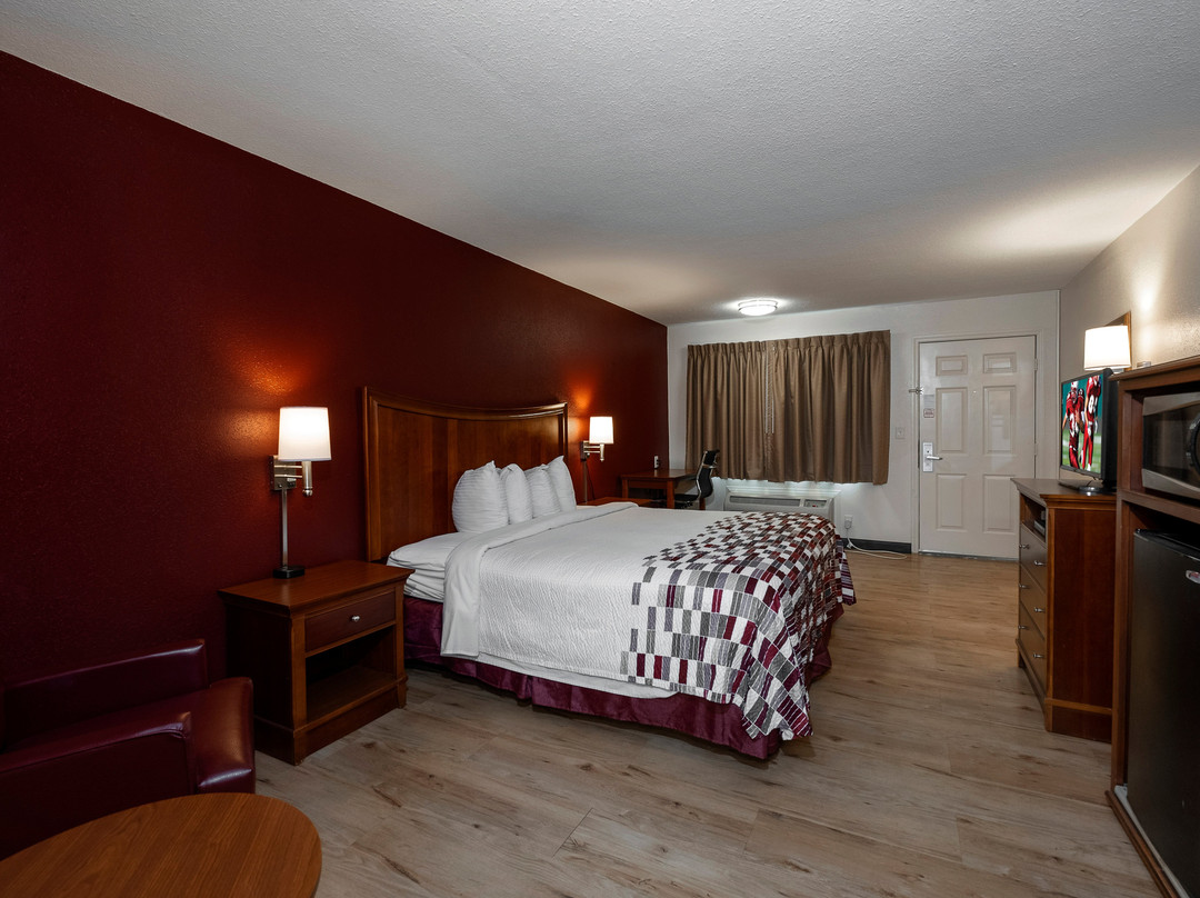 贝斯特韦斯特多森旅馆&套房酒店主图