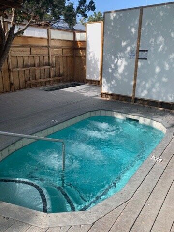 Ten Thousand Waves主图