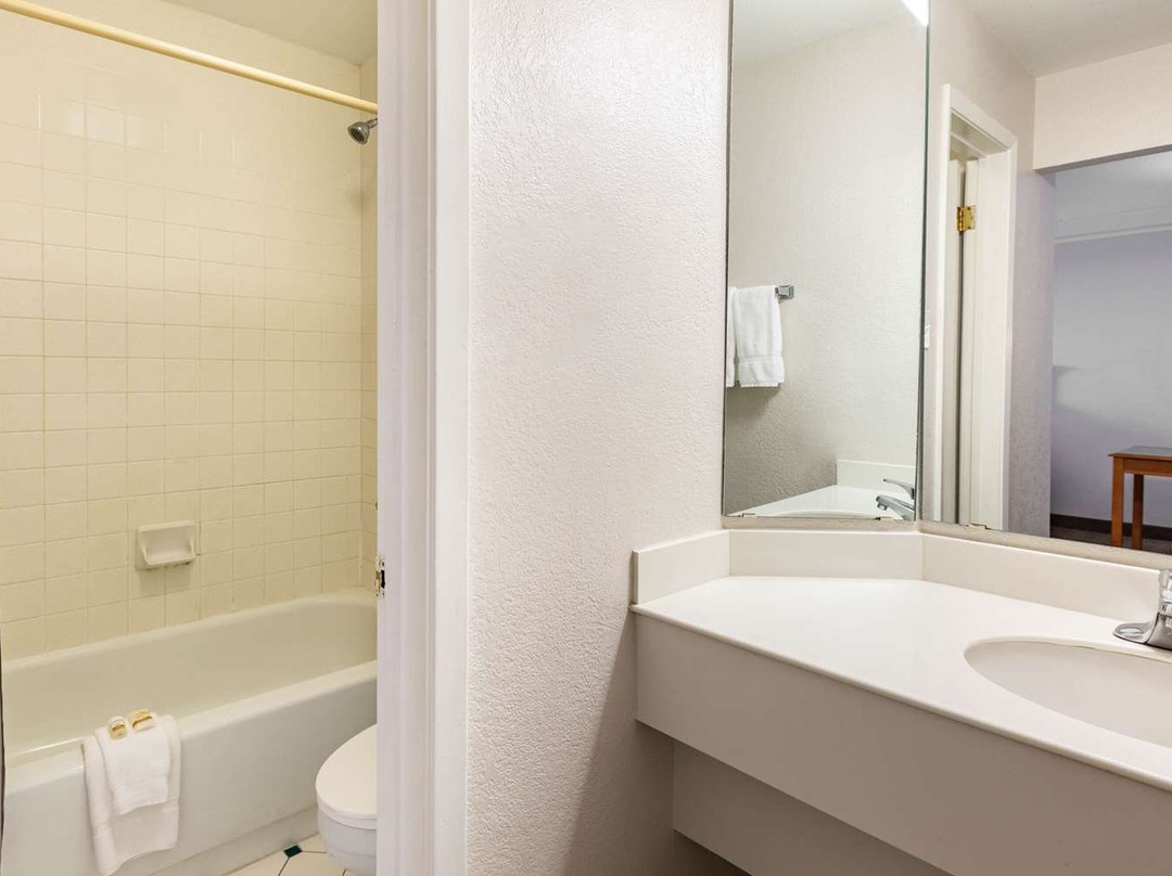 La Quinta Inn by Wyndham El Paso West主图