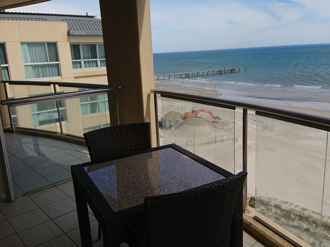 格雷尔广场码头盛橡套房酒店主图