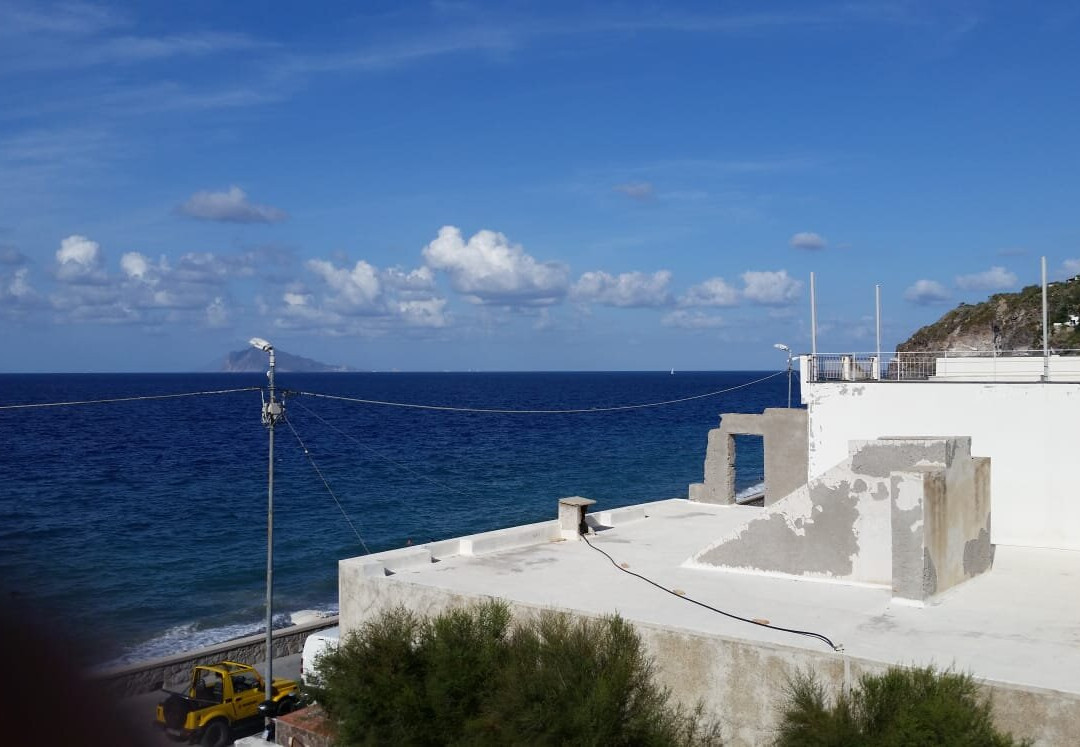 NerOssidiana Sul Mare di Lipari