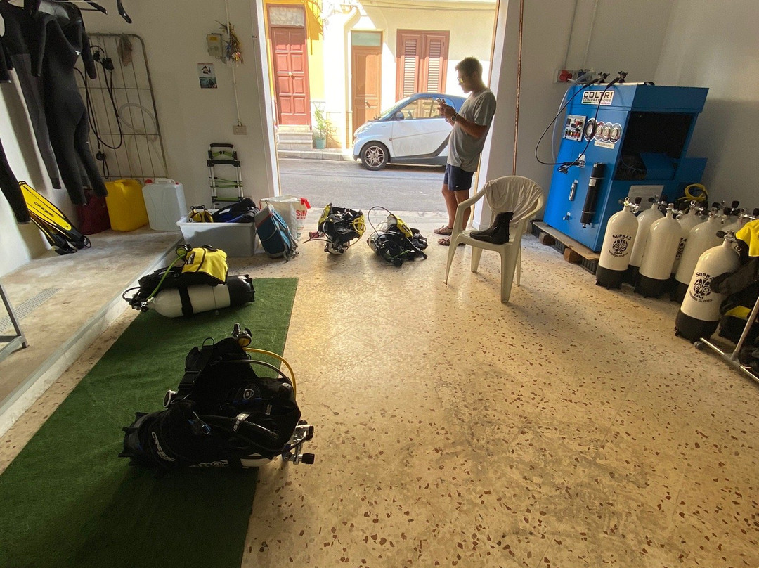 Dive4earth Diving center-Terrasini必去景点