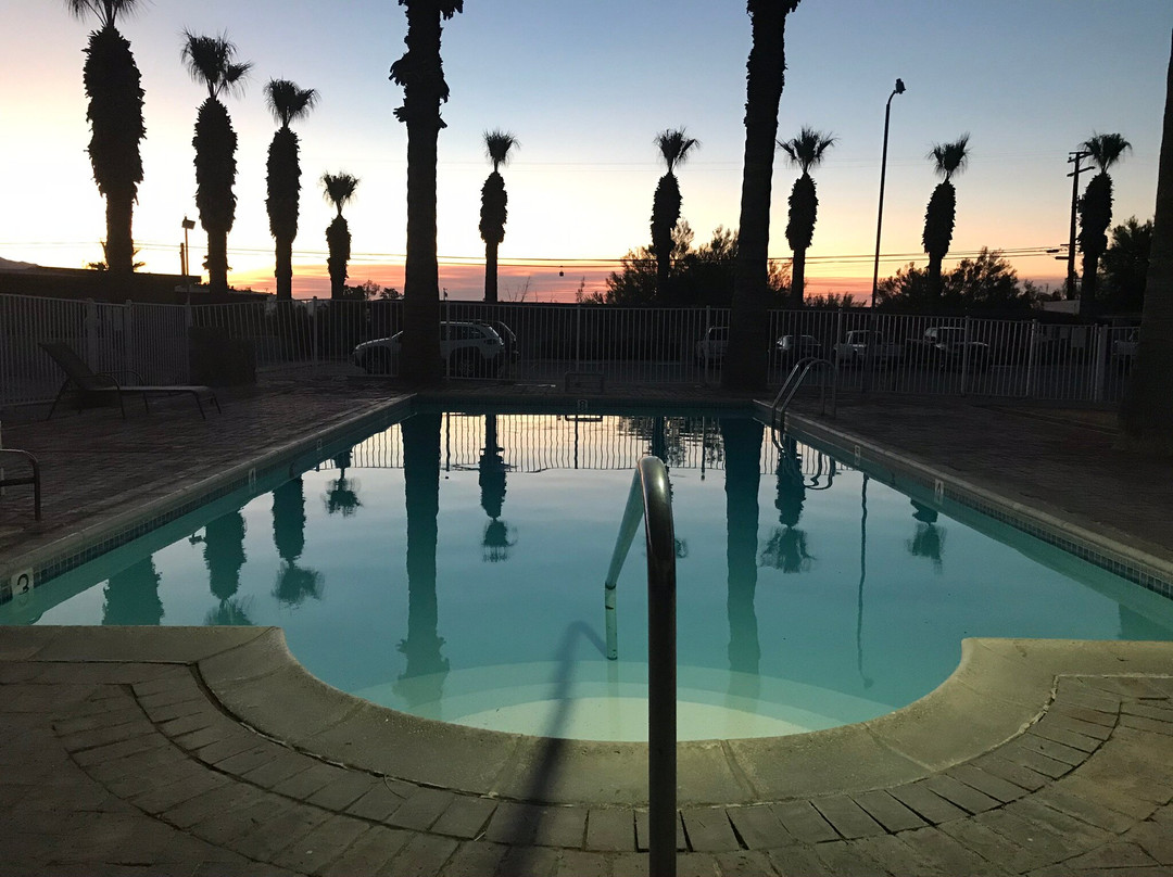 Stanlunds Inn and Suites主图