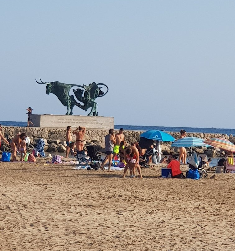 Playa de Adarró-比利亚努埃瓦－赫尔特鲁必去景点