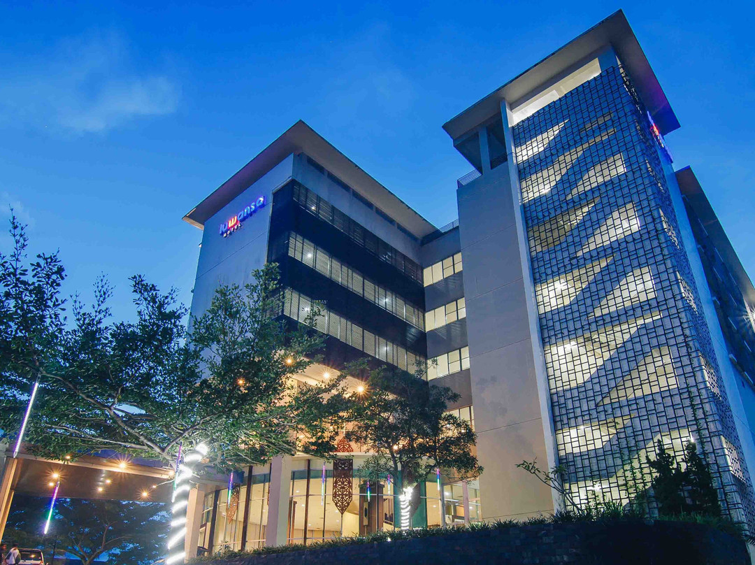 鲁湾萨酒店主图