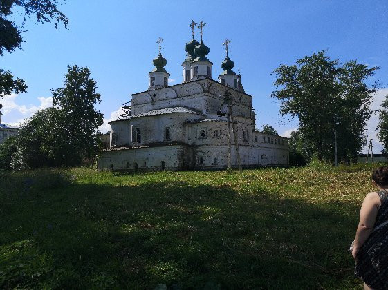 Trinity-Gleden Monastery景点图片