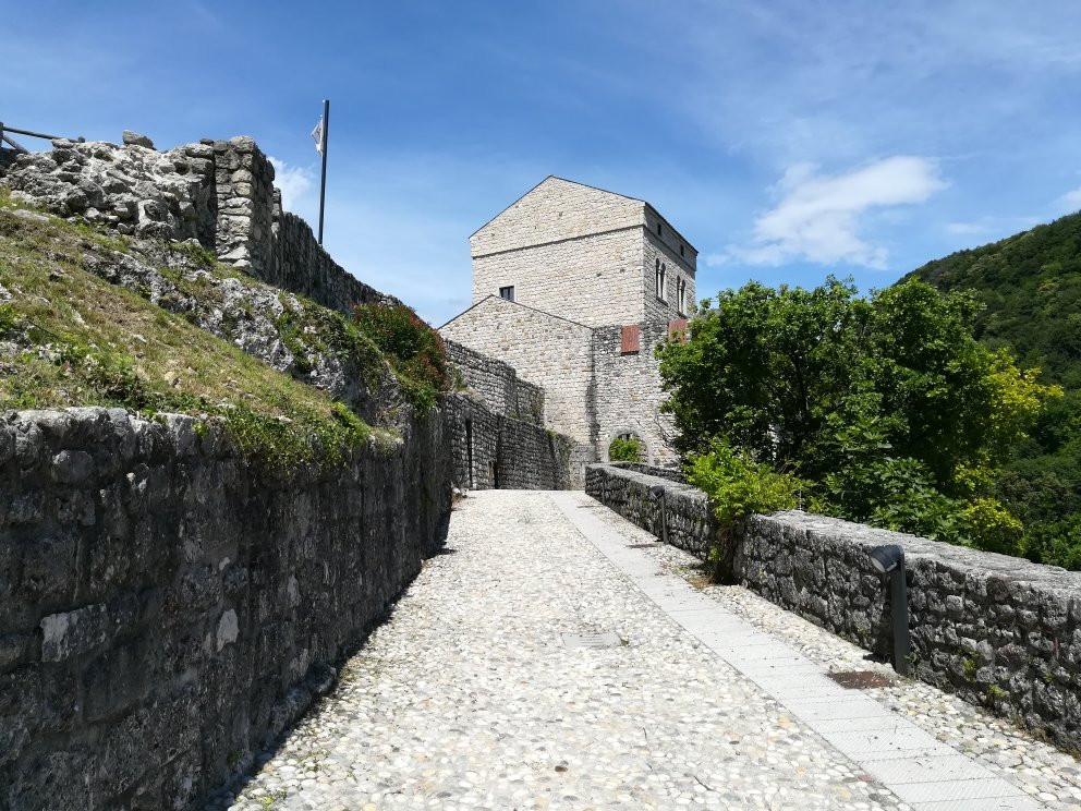 Castello di San Pietro景点图片