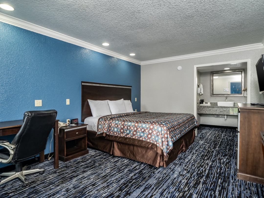 盖恩斯维尔豪生快捷酒店主图