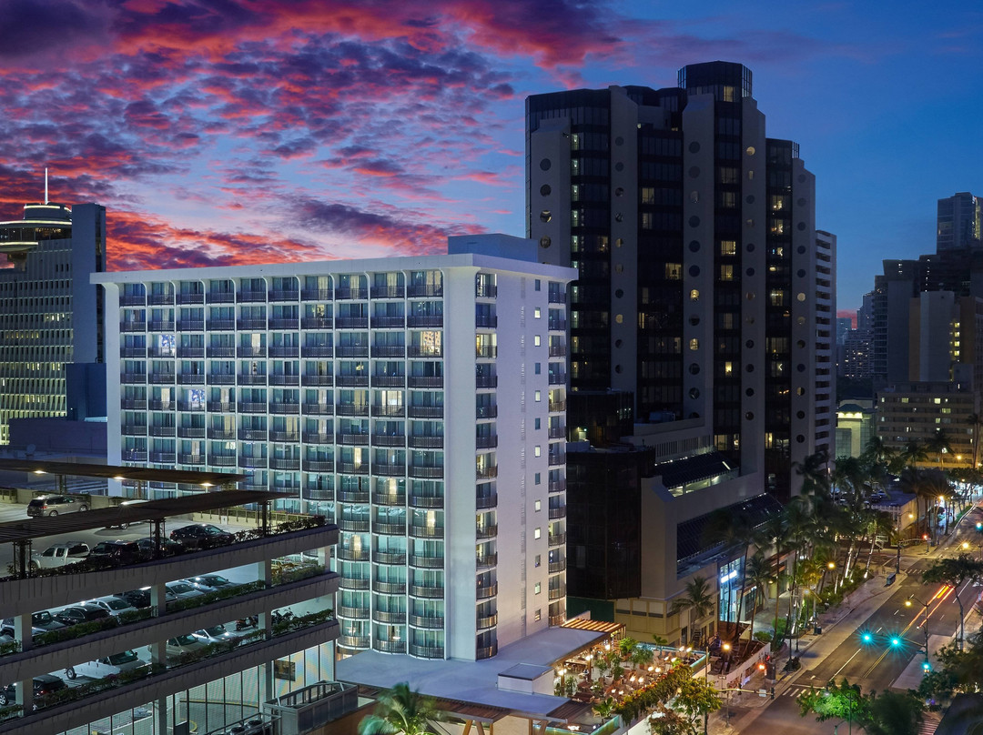 阿库威基基海浪酒店主图