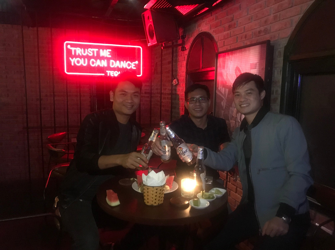 The Local Wine & Cocktail Bar-荣市必去景点