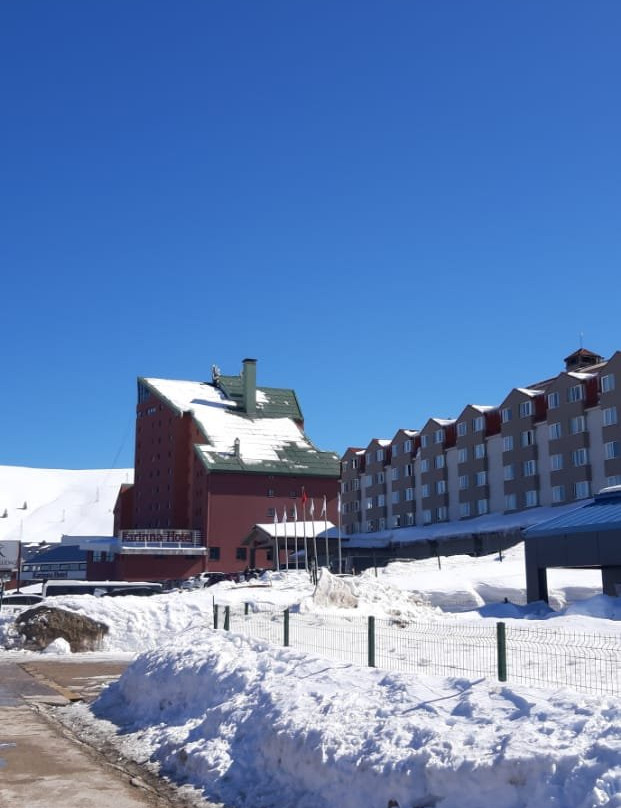 Karinna Hotel Convention Center & Spa主图