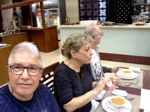 下龙湾皇宫酒店主图