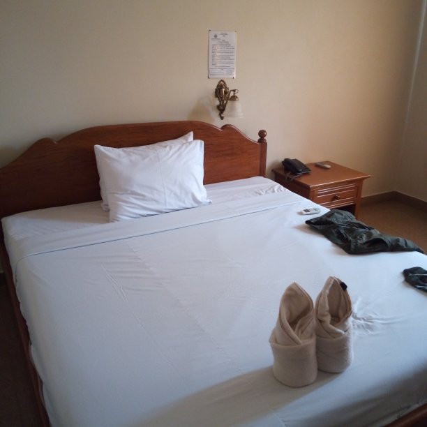 Golden River Hotel主图