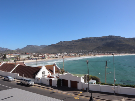 52 on Fish Hoek主图