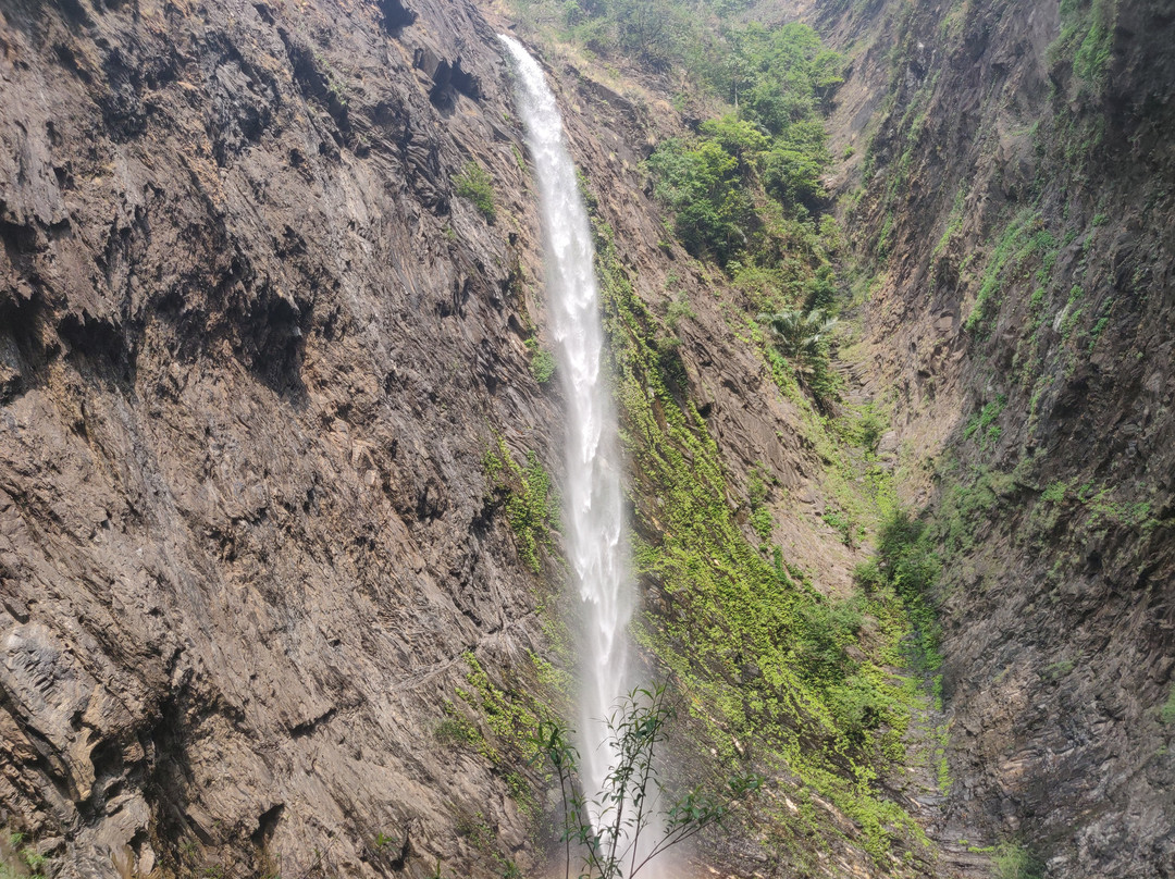 Koodlu Theertha Falls景点图片