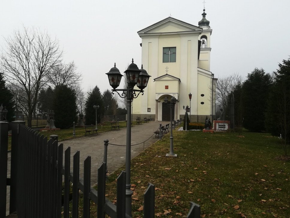 Santuario Madonna dell'Aiuto-Opera必去景点