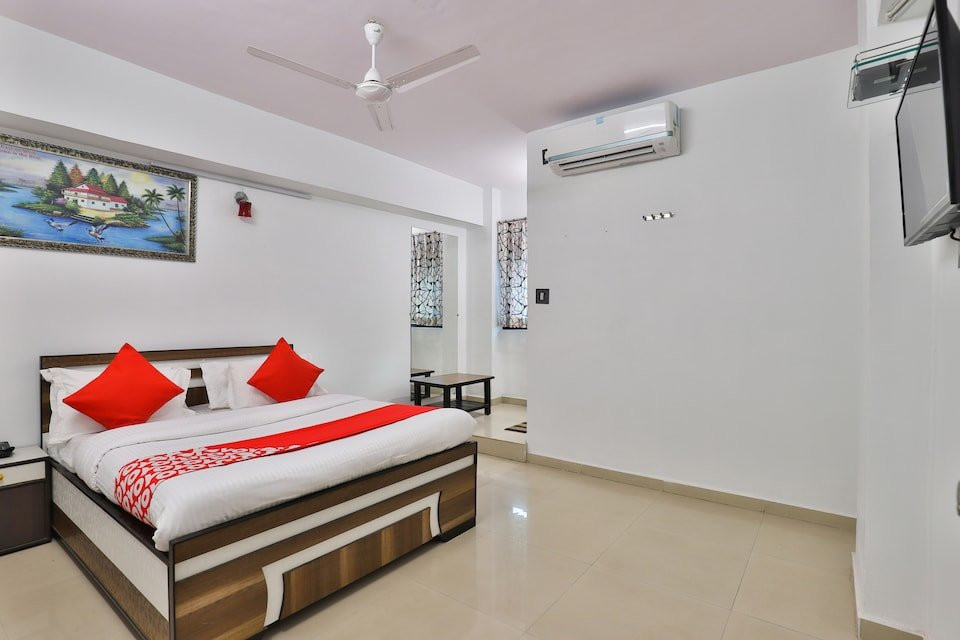 OYO 25054 Hotel Day Night Stay主图