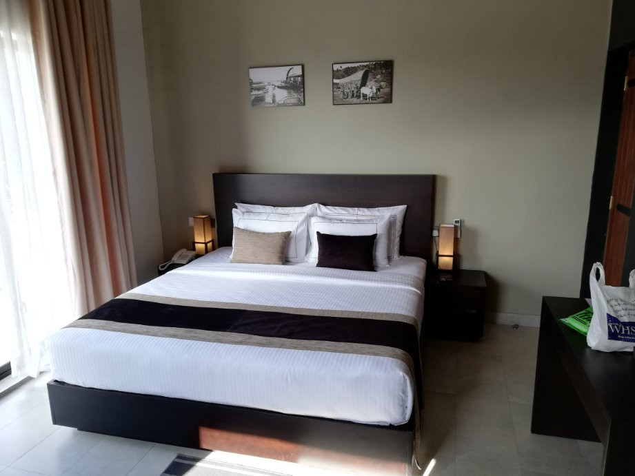 Pine Hill Residence主图