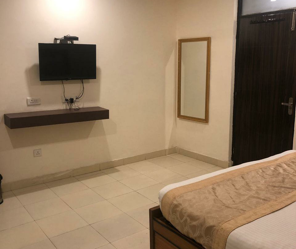 Hotel Kelvish Plaza主图