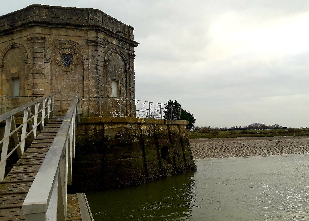 Fontaine Royale De Lupin-Saint Nazaire sur Charente必去景点
