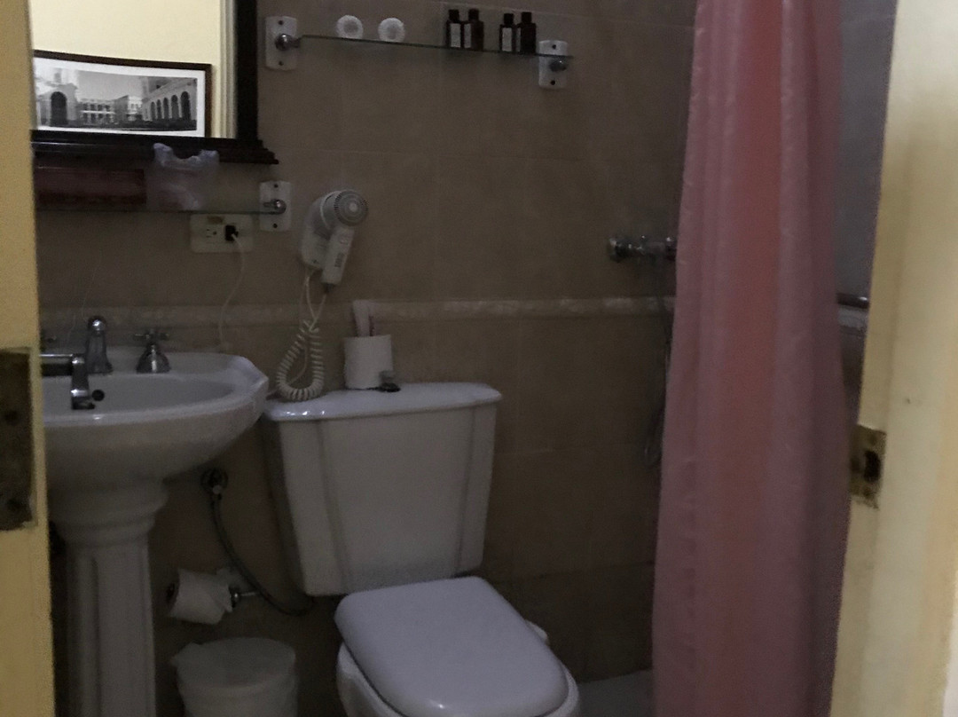 Hoteles E Velasco Louvre主图