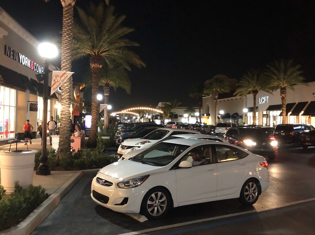 Shops at Pembroke Gardens-彭布罗克派恩斯必去景点