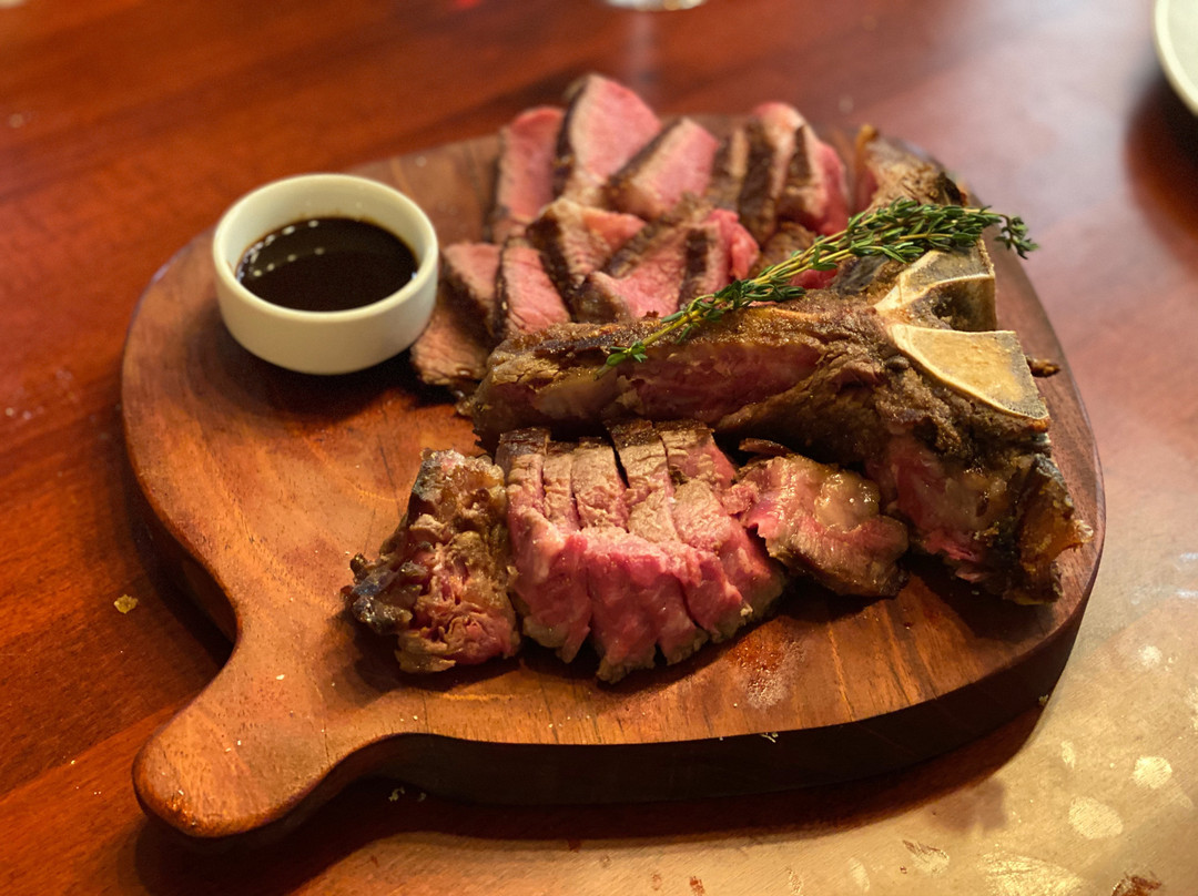 Dave & Jerry’s Island Steakhouse