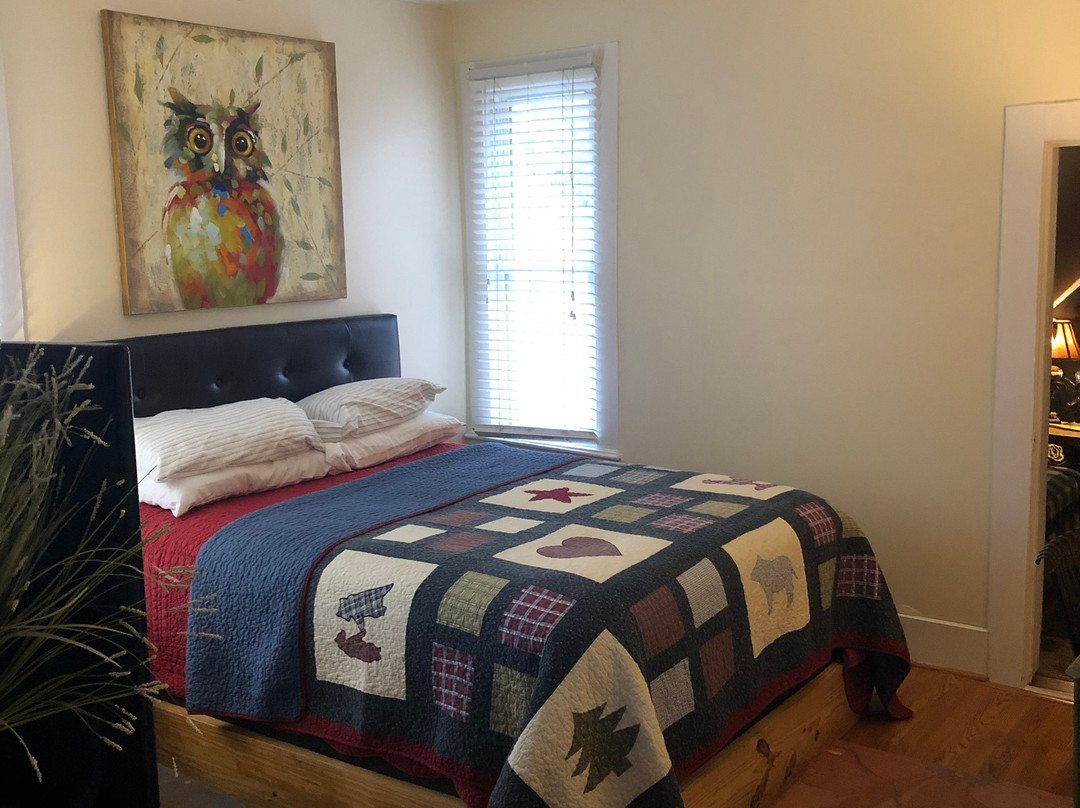 The College Inn主图