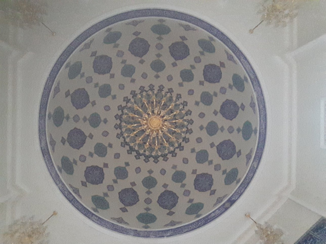 Imamzadeh Mausoleum-占贾必去景点