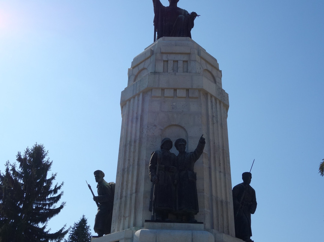 Monument of Mother Bulgaria-大特尔诺沃必去景点